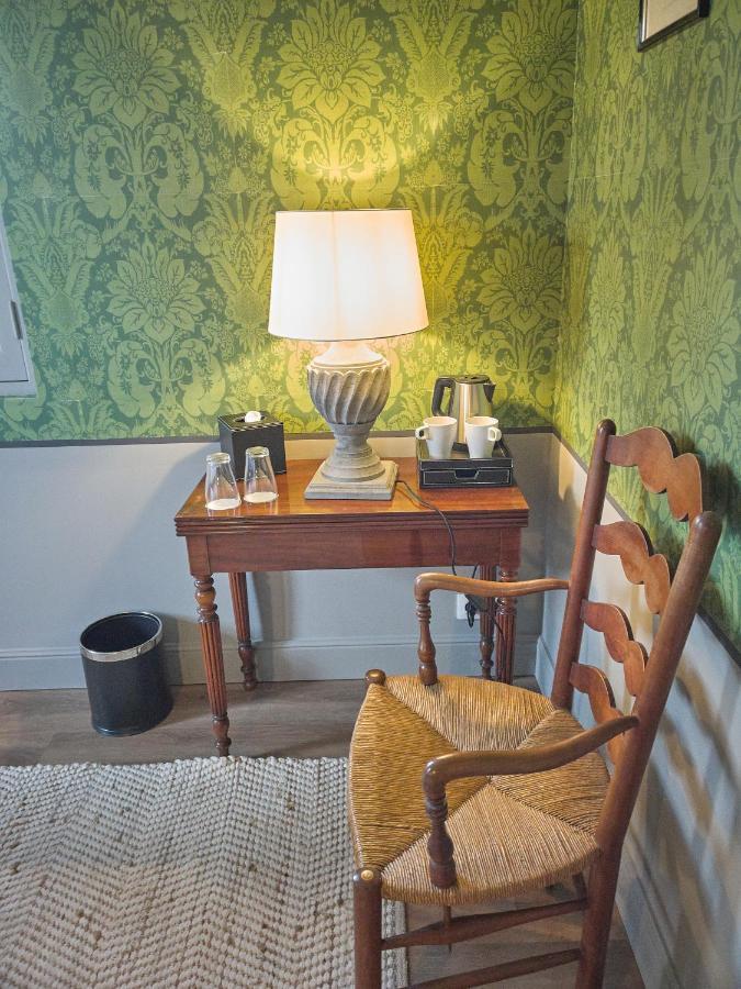 Hotel Le Fruit Defendu Rueil-Malmaison Pokoj fotografie