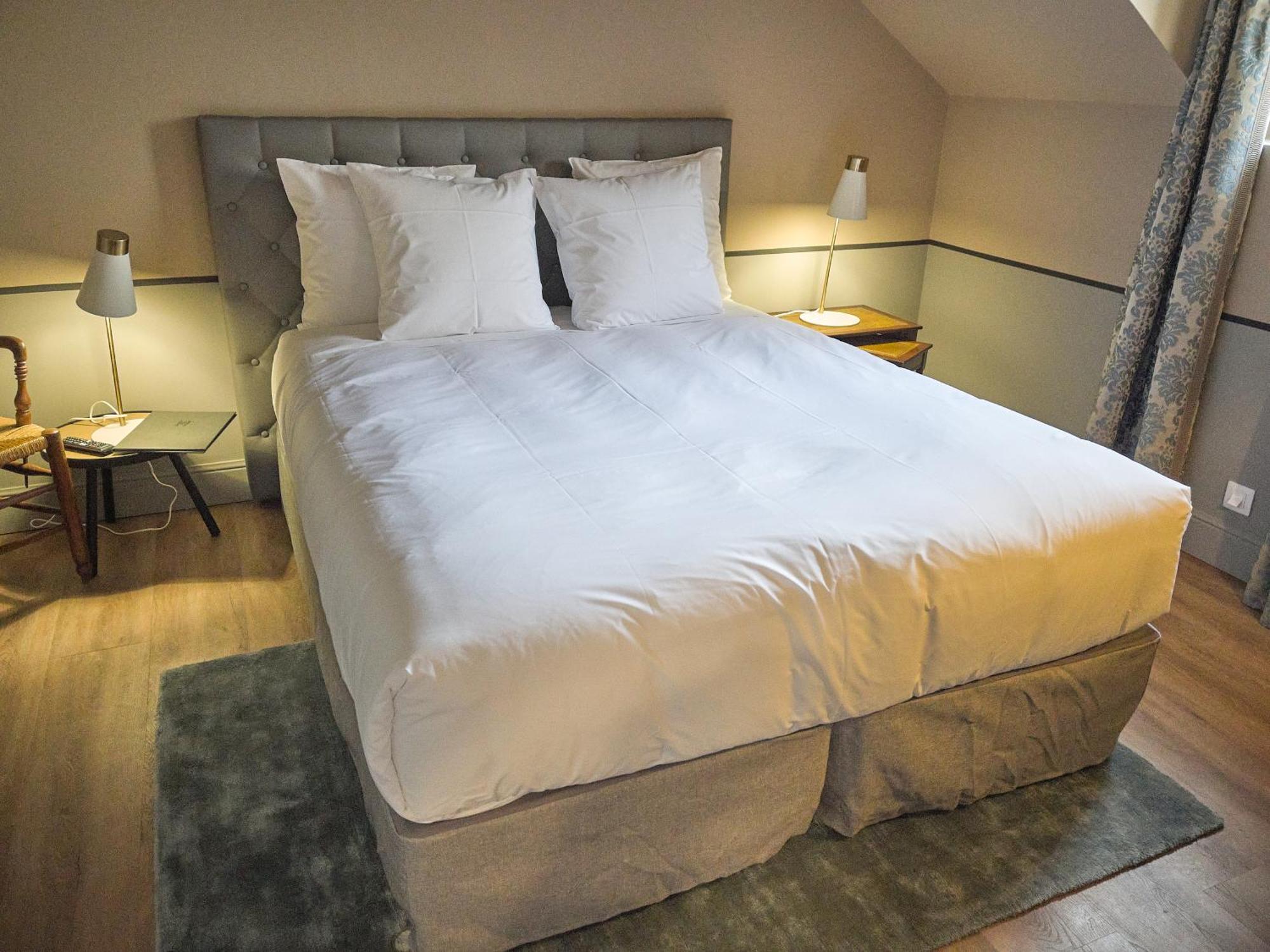 Hotel Le Fruit Defendu Rueil-Malmaison Pokoj fotografie